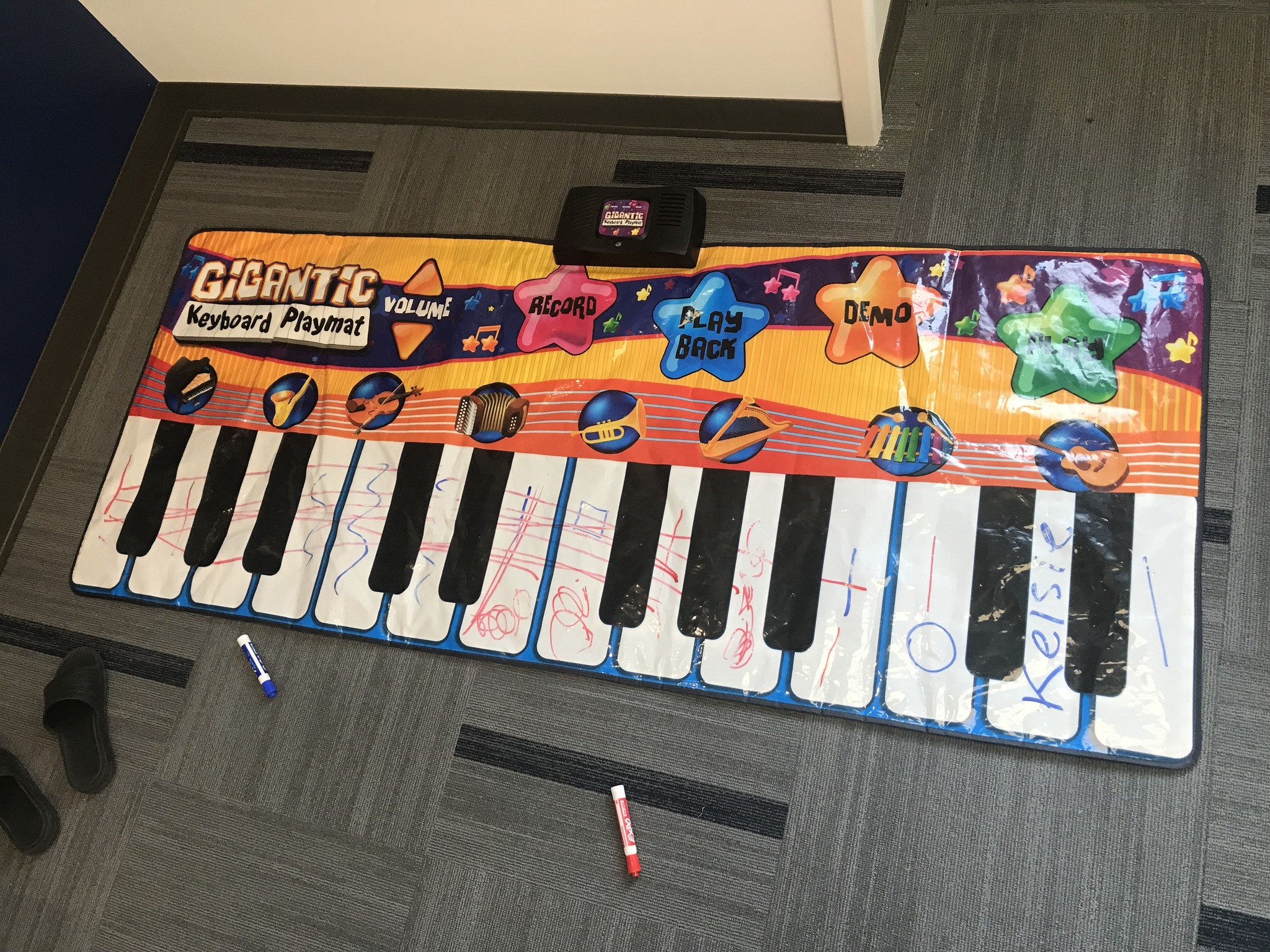 Gigantic piano keyboard fashion mat